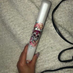 Chi Sugarskull Flat Iron💕